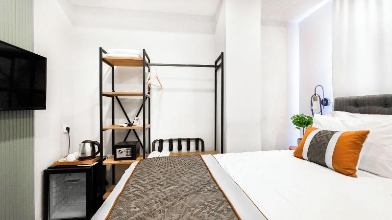 Echinus Hotels image