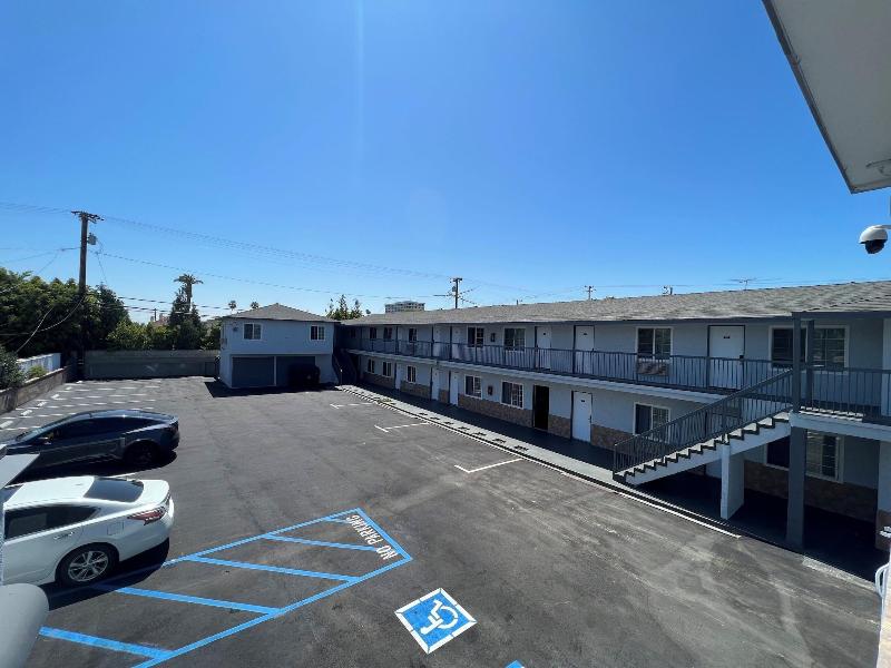Sunshine Motel image