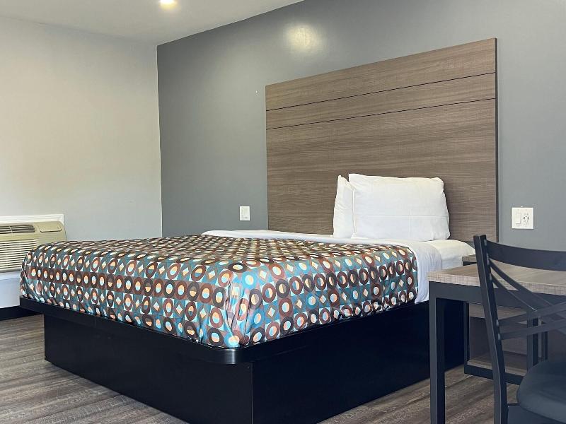 Sunshine Motel image
