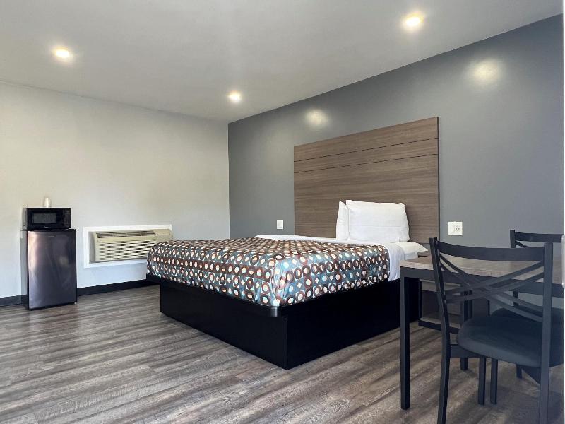 Sunshine Motel image