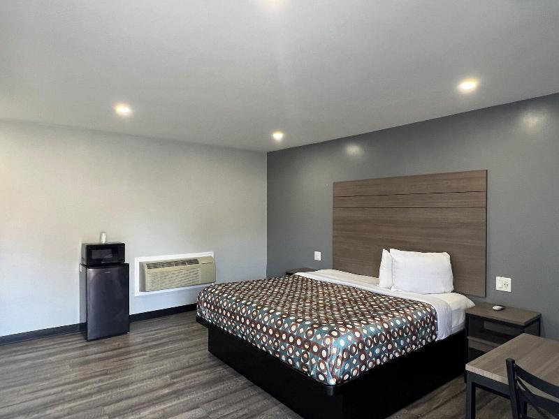 Sunshine Motel image