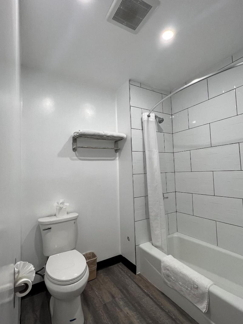 Sunshine Motel image