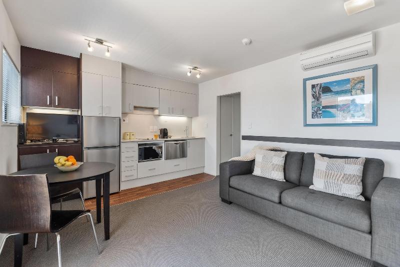 Paihia Beach Apartment image