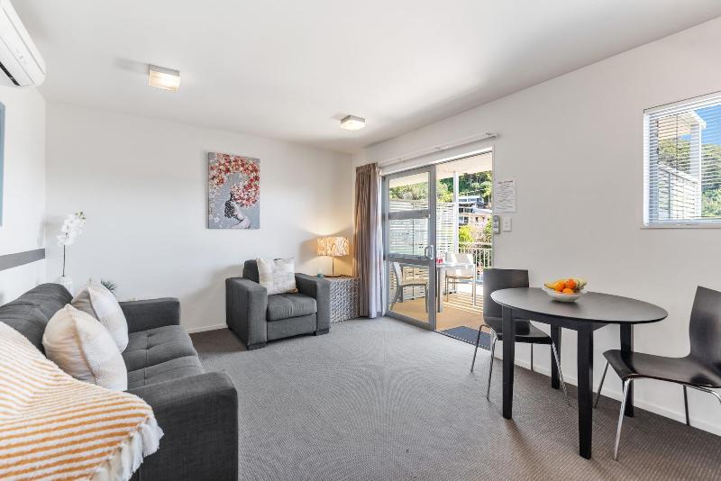 Paihia Beach Apartment image