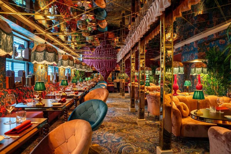 Hotel Charmante image