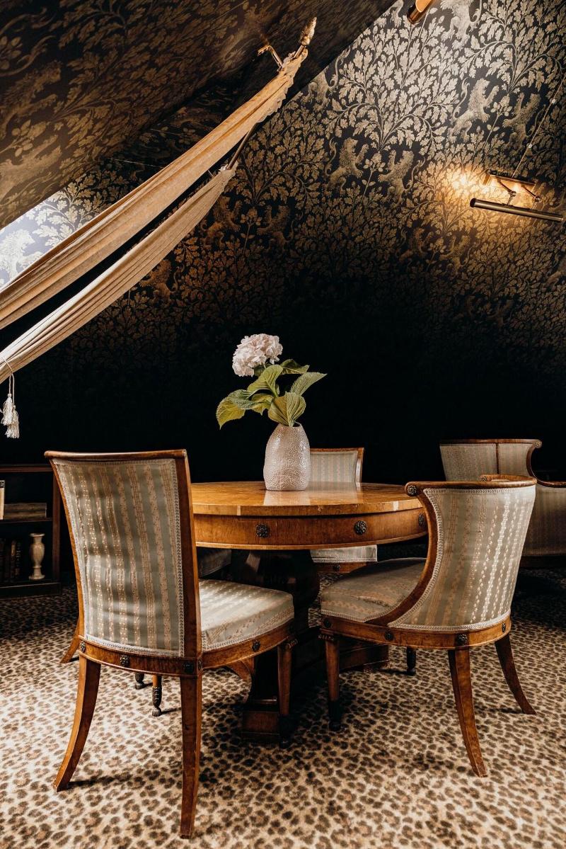 Hotel Charmante image