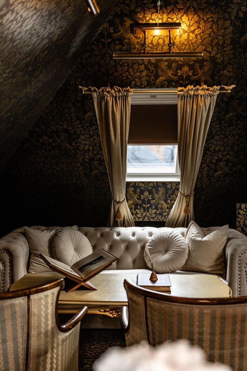 Hotel Charmante image