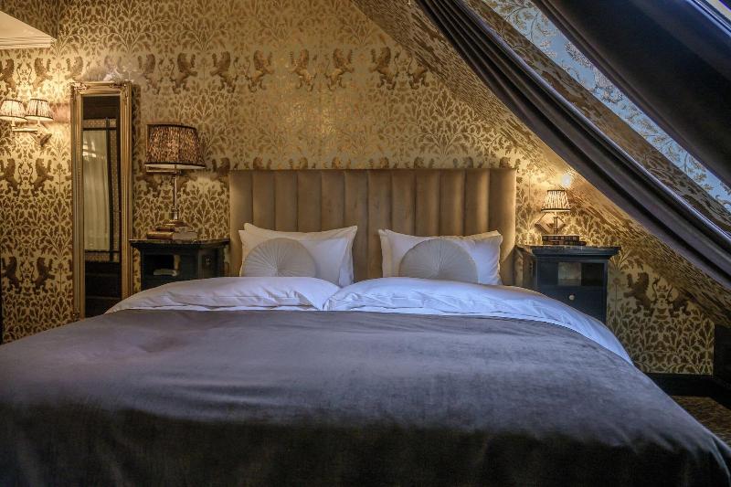 Hotel Charmante image