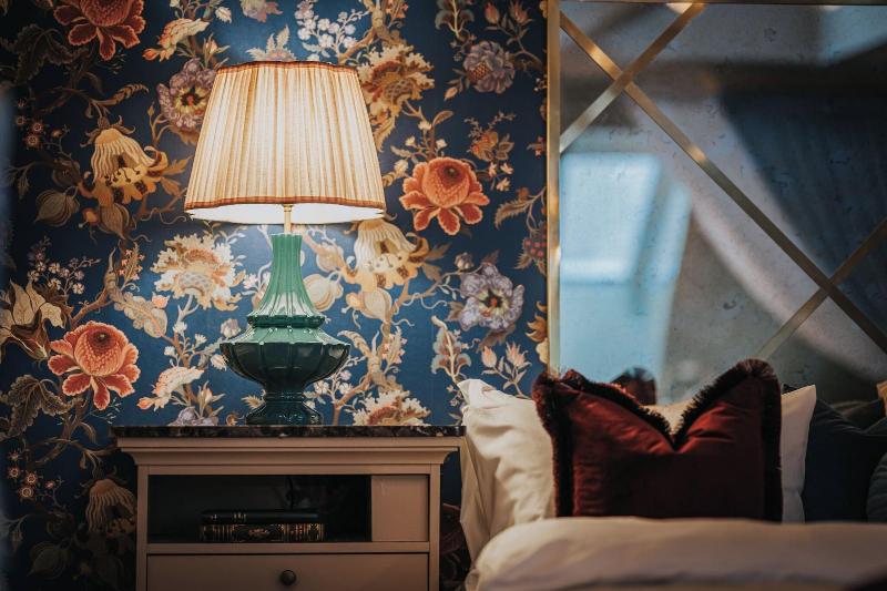 Hotel Charmante image