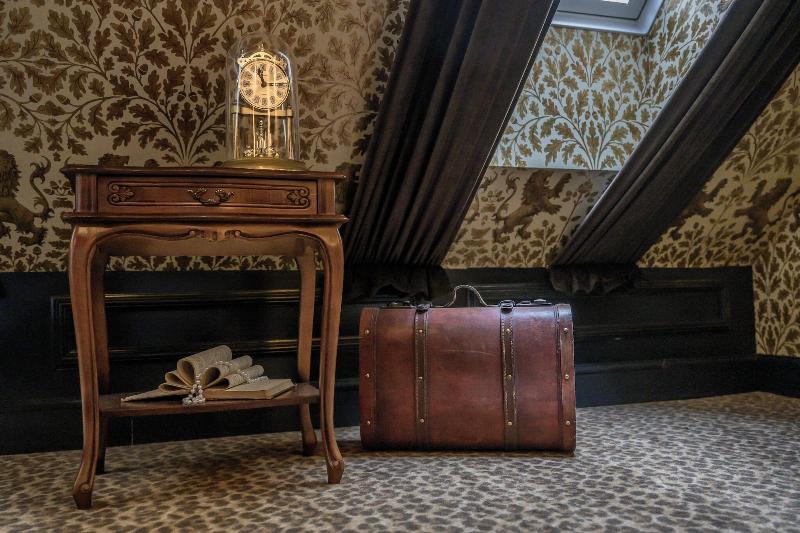 Hotel Charmante image