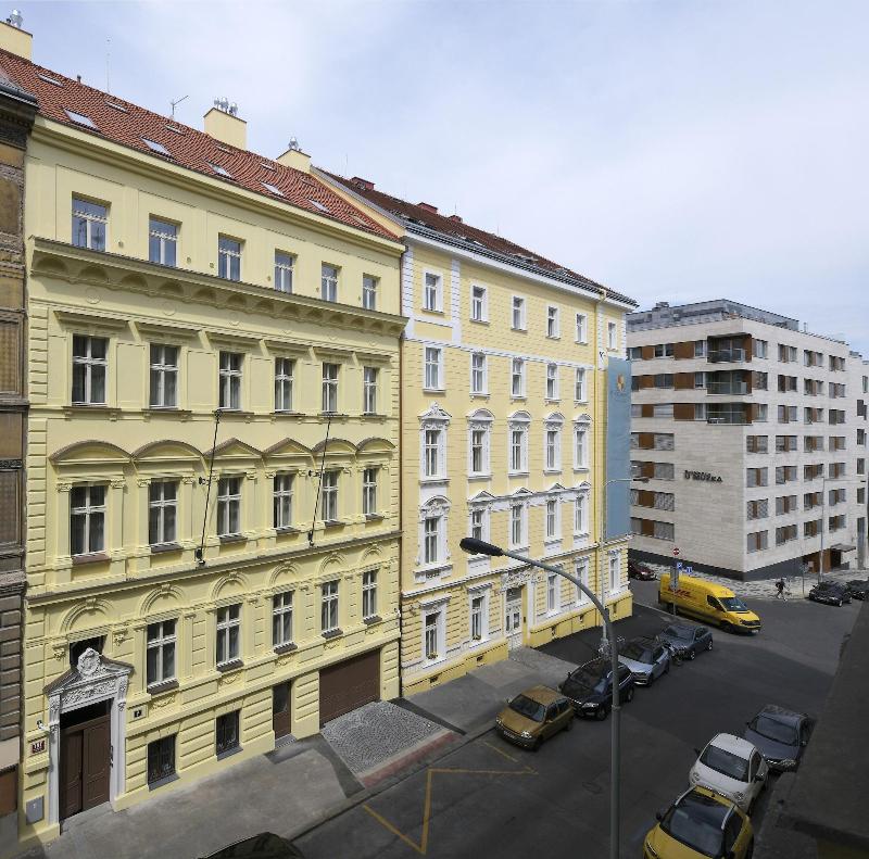 Downtown Suites Rubesova image