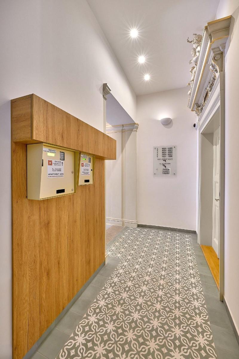 Downtown Suites Rubesova image
