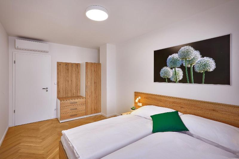 Downtown Suites Rubesova image