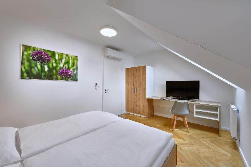 Downtown Suites Rubesova image