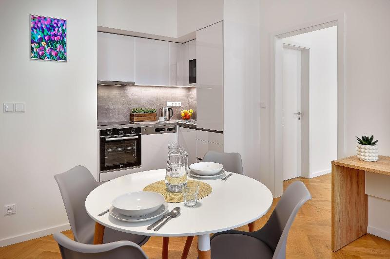 Downtown Suites Rubesova image