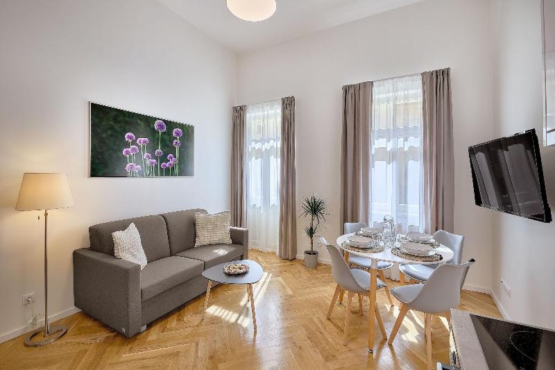 Downtown Suites Rubesova image
