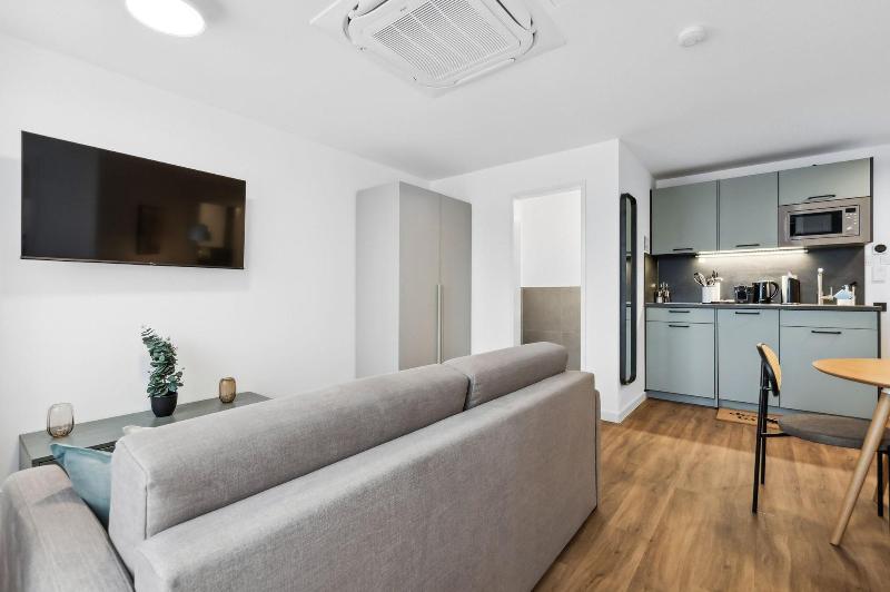 Limehome Oberhausen Paul Reusch Str image