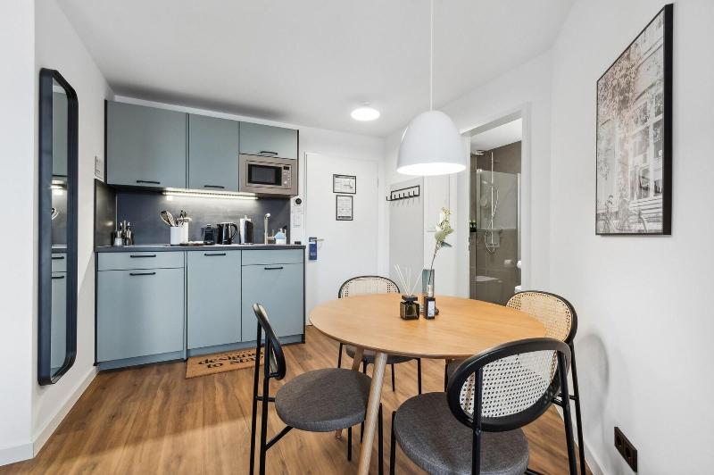 Limehome Oberhausen Paul Reusch Str image