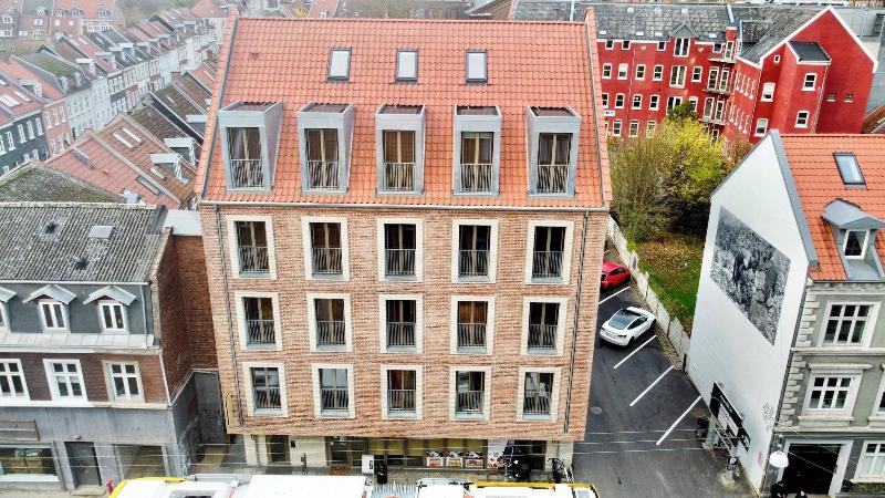 Aura Apartment Hotel image