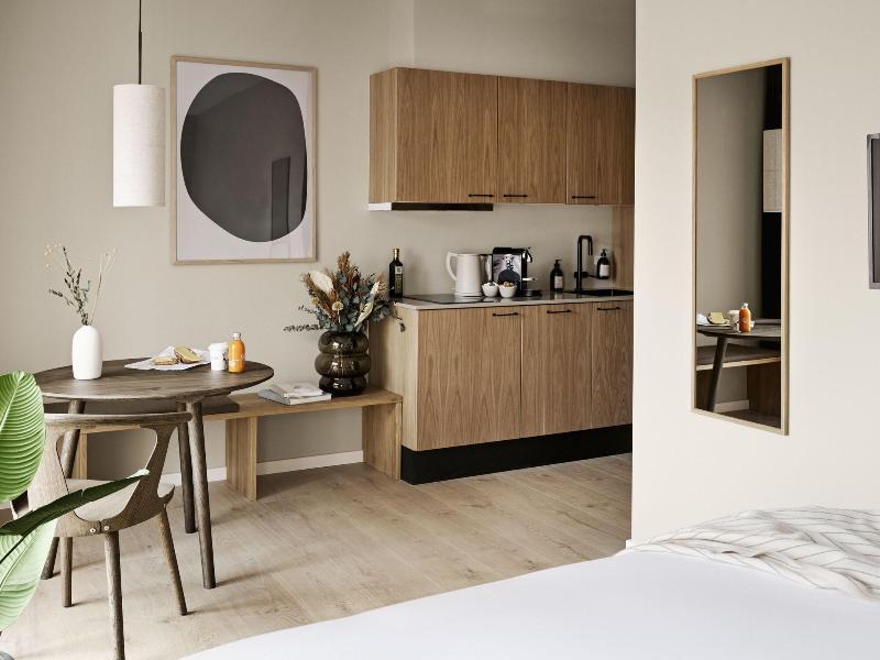 Aura Apartment Hotel image