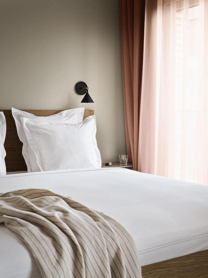 Aura Apartment Hotel image