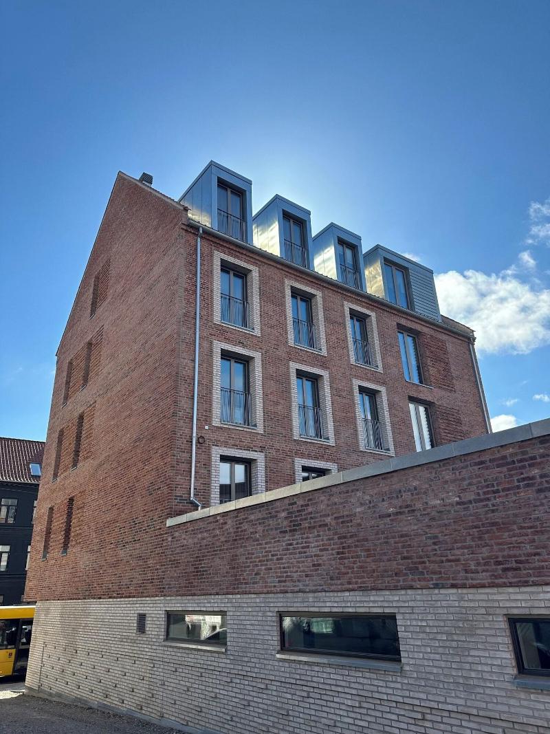 Aura Apartment Hotel image