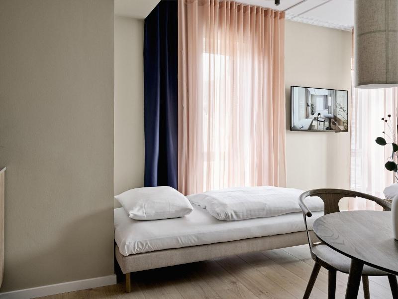 Aura Apartment Hotel image