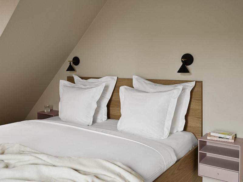 Aura Apartment Hotel image