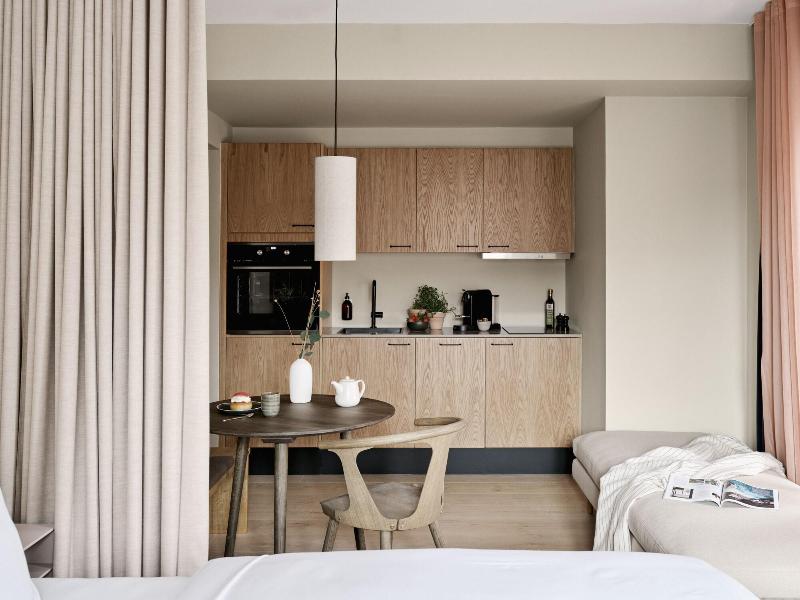 Aura Apartment Hotel image