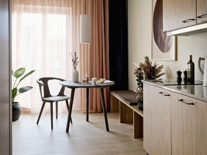 Aura Apartment Hotel image