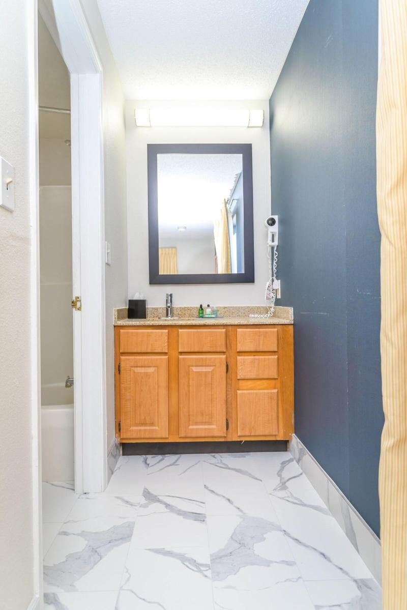 Philadelphia Suites Extended Stay image