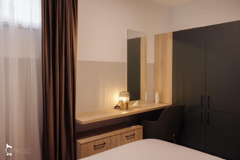 Zen Garden Apartments 5