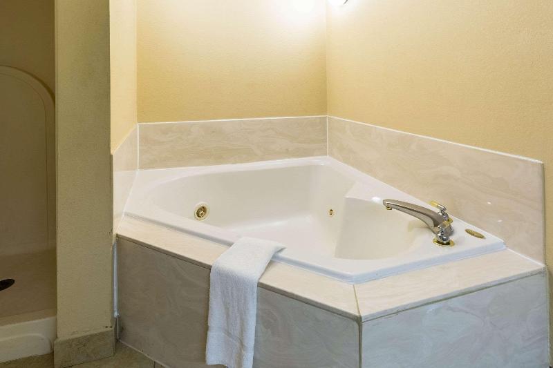 Quality Inn Riverfront Center image