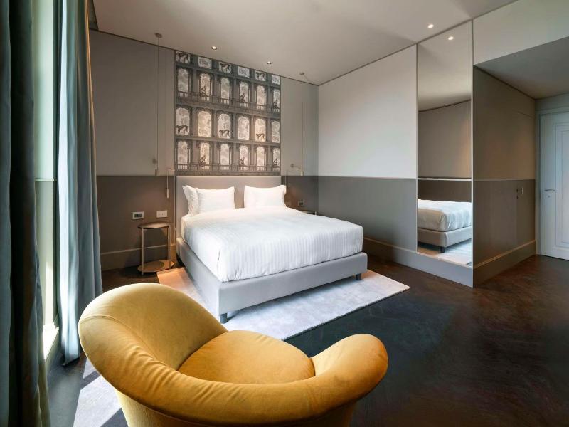 Radisson Collection Hotel Roma Antica image