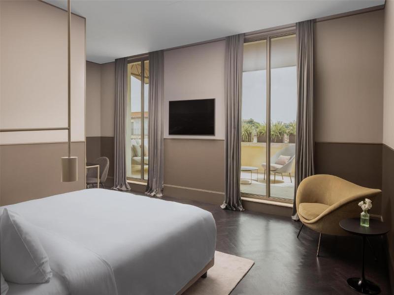 Radisson Collection Hotel Roma Antica image