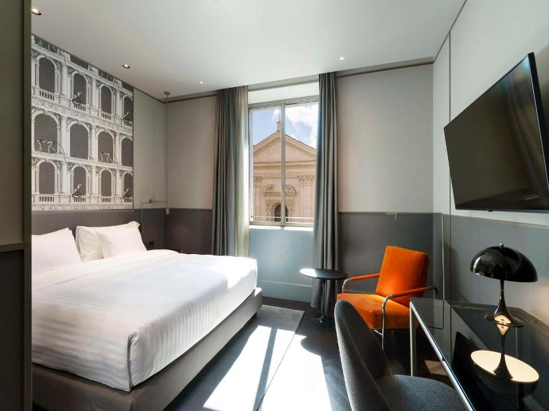Radisson Collection Hotel Roma Antica image