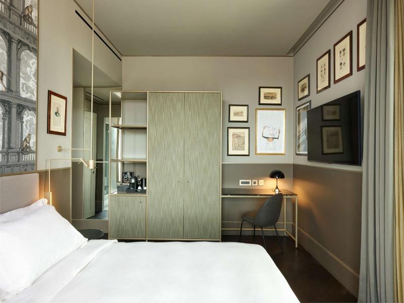 Radisson Collection Hotel Roma Antica image