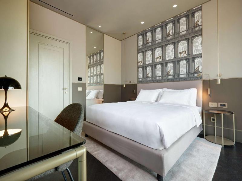 Radisson Collection Hotel Roma Antica image