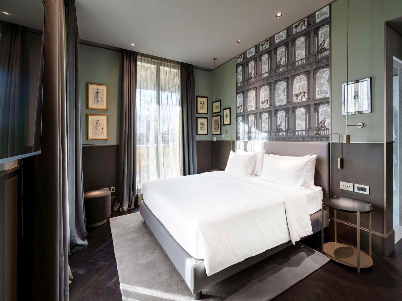 Radisson Collection Hotel Roma Antica image
