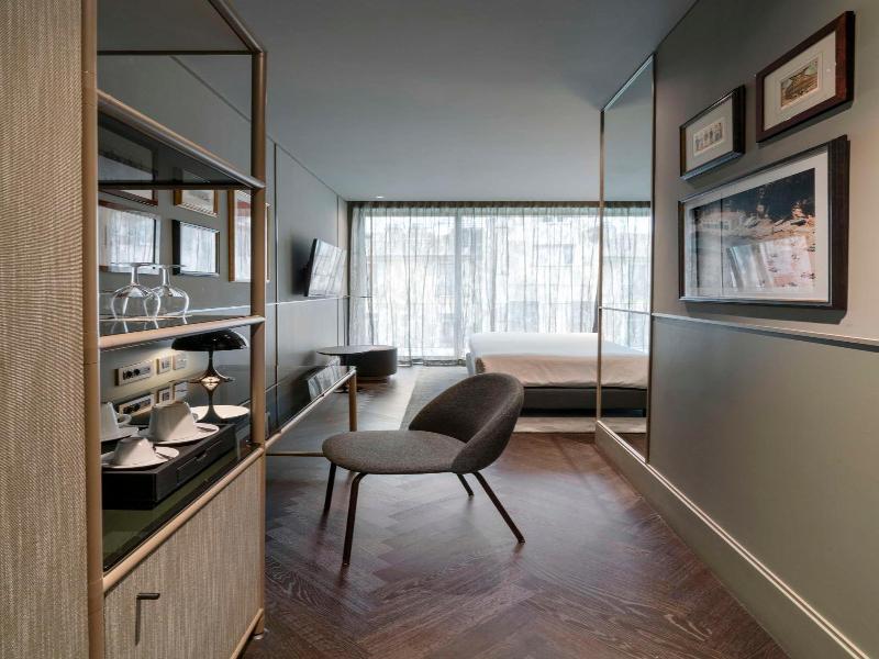 Radisson Collection Hotel Roma Antica image