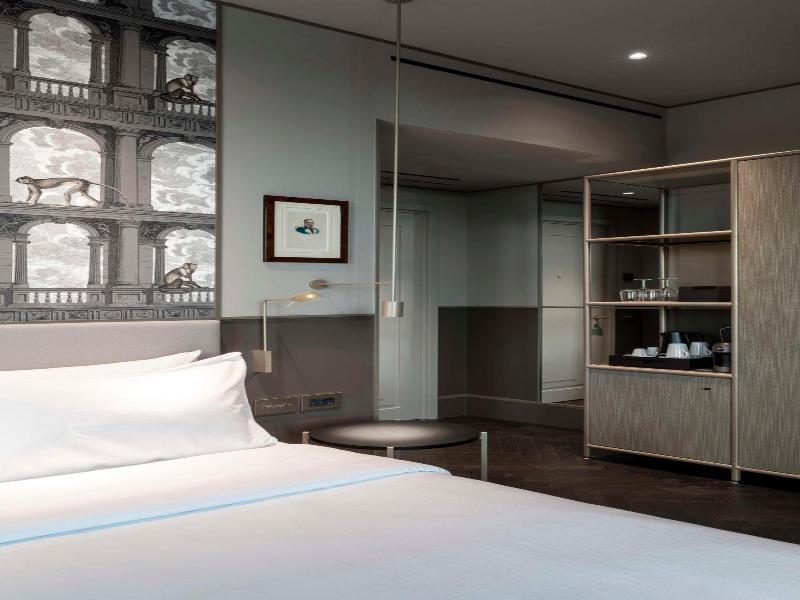 Radisson Collection Hotel Roma Antica image