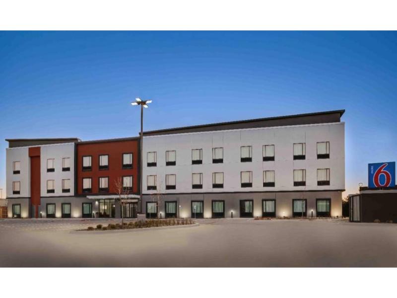 Motel 6 Dallas, TX-Methodist Charlton Medical Ctr. 2