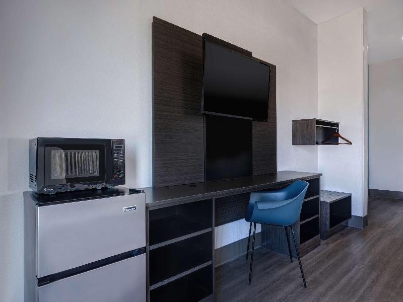 Motel 6 Dallas, TX-Methodist Charlton Medical Ctr. image
