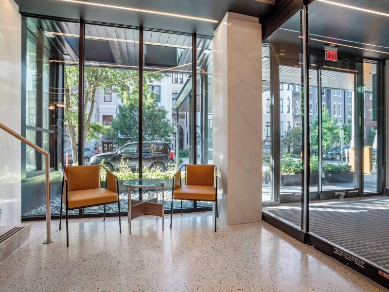 Courtyard by Marriot Washington DC image