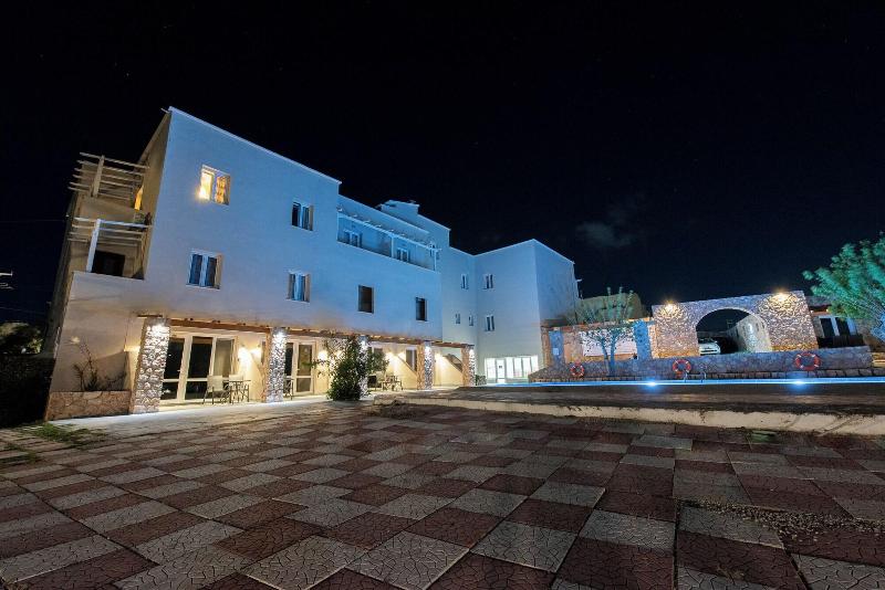 Gin Wellness Hotel, Pyrgos