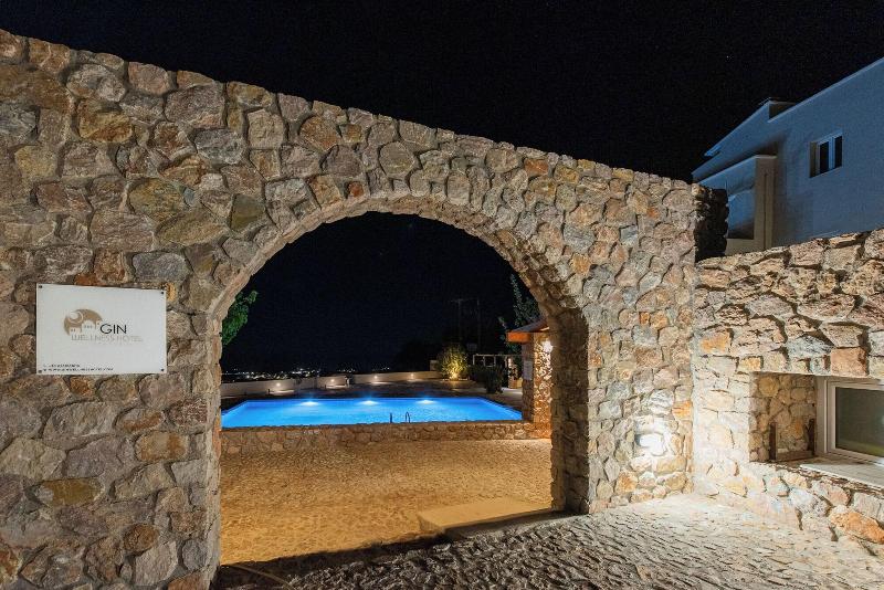 Gin Wellness Hotel