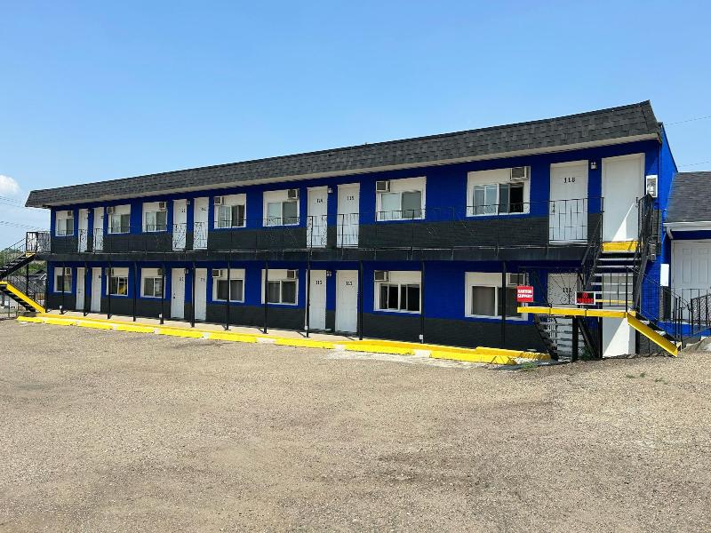 Riverside Motel — general view