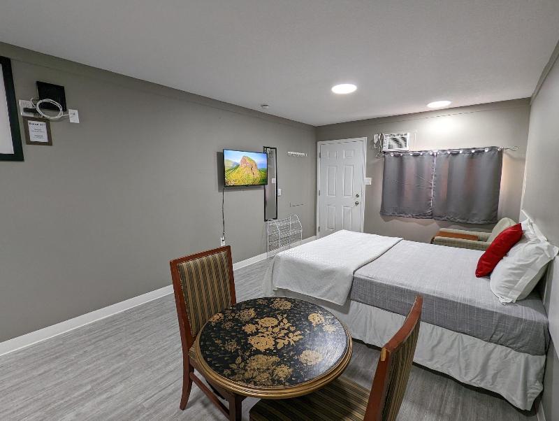 Riverside Motel image