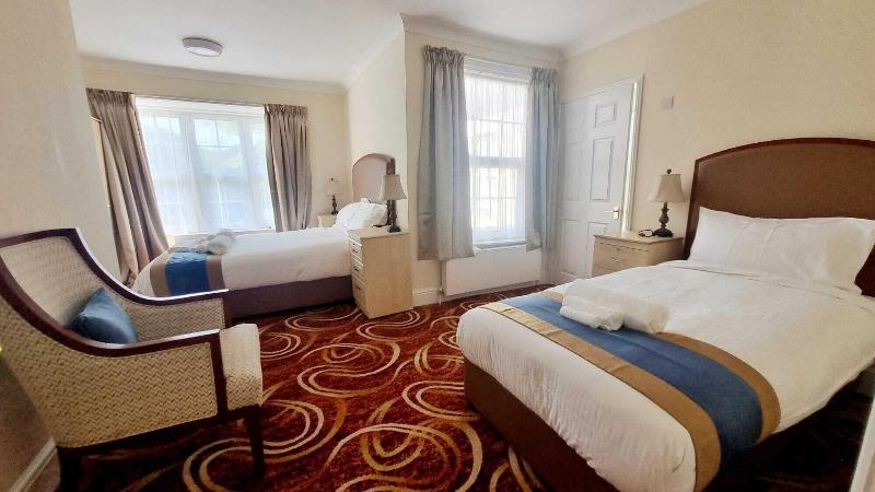 Royal Swan Ashley Manor image