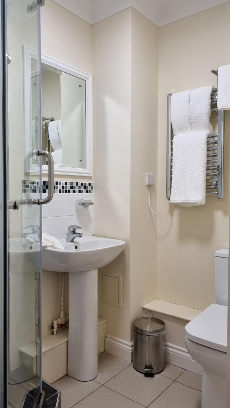 Royal Swan Ashley Manor image